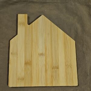 House-Shaped Bamboo Cutting Board
